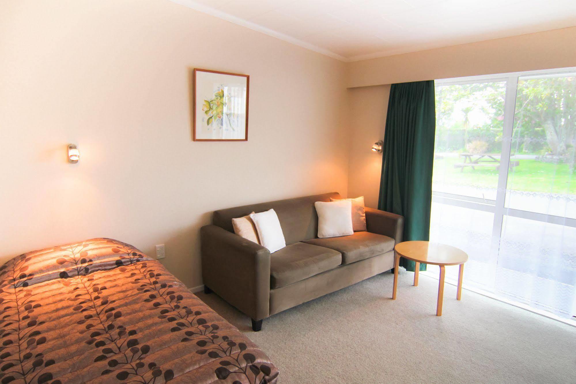 Broadway Lodge Motel Стратфорд Экстерьер фото