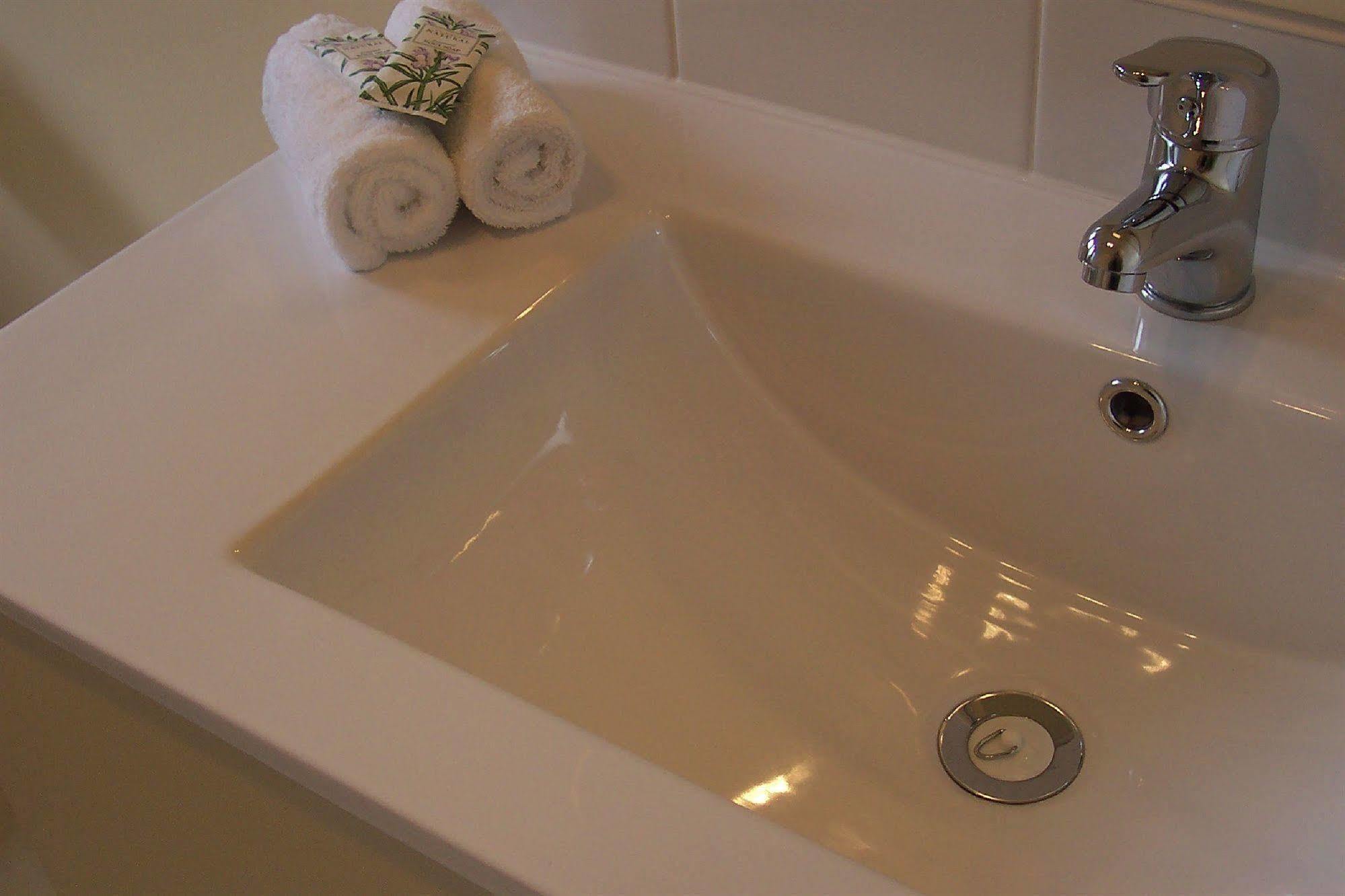 Broadway Lodge Motel Стратфорд Экстерьер фото