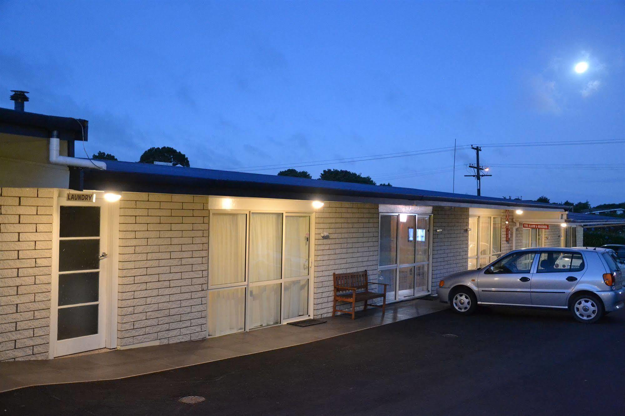 Broadway Lodge Motel Стратфорд Экстерьер фото